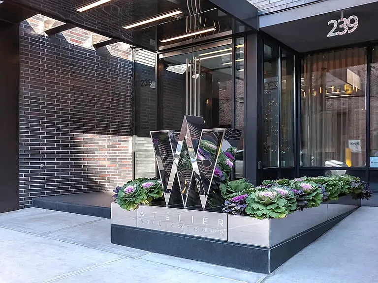 239 N 9th St #E201 — Photo 3