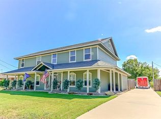 201 S 1st St, Rio Vista, TX 76093