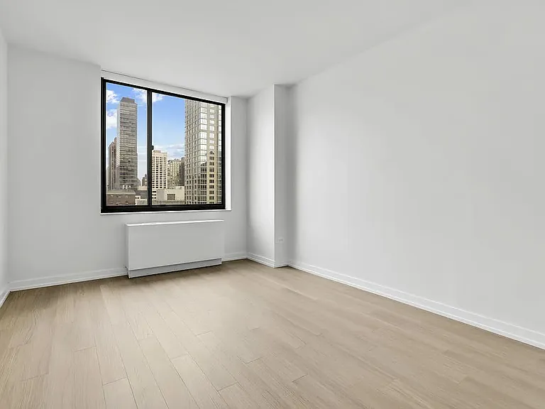 200 W 60th St #3F — Photo 9