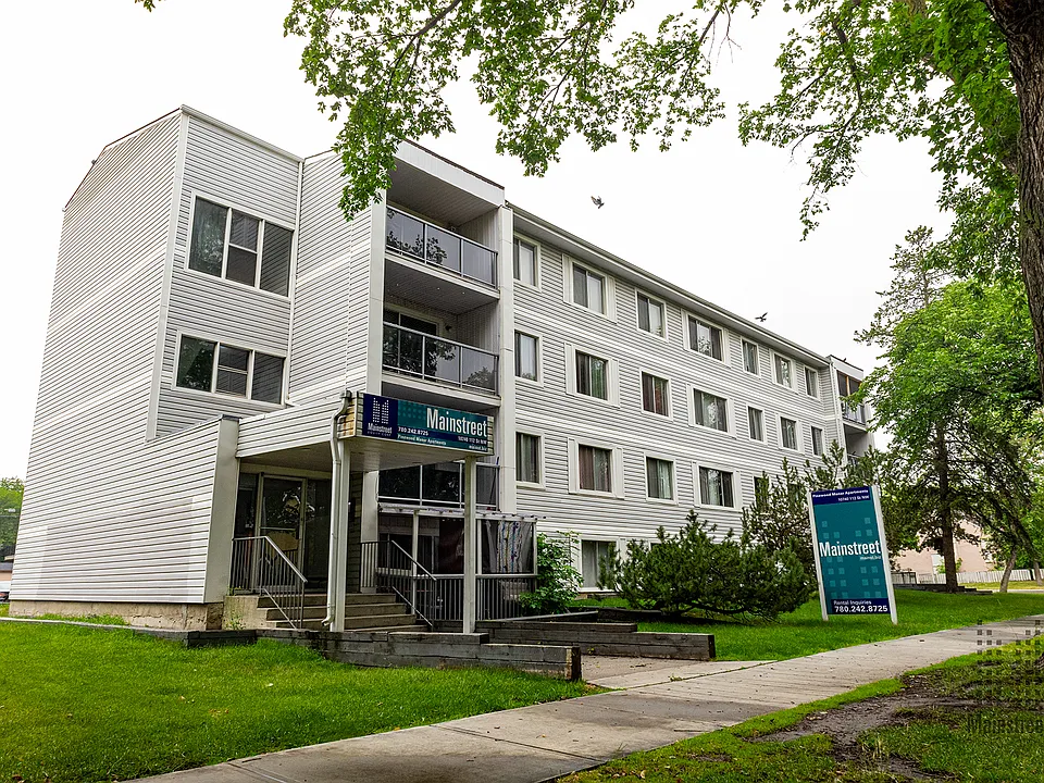 10740 112th St NW