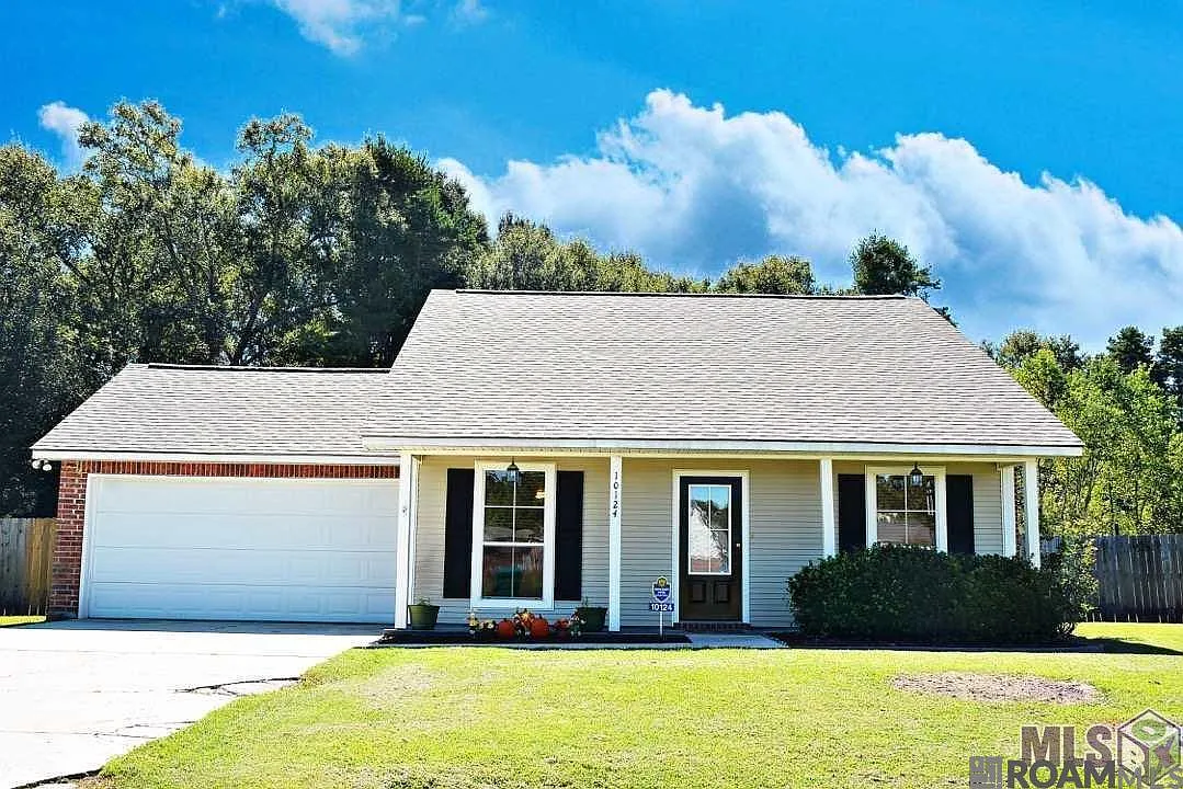 3 bed, 1165 sqft, $1,600 — Photo 1