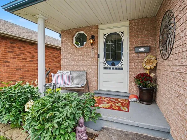 17 Bush Clover Cres, Kitchener, ON N2E 3P9