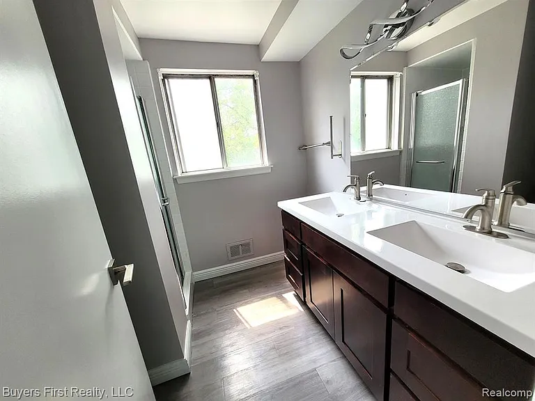 18425 Alta Vista Dr — Photo 16