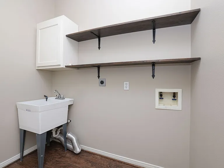 105 Lawrence Marshall Dr — Photo 18