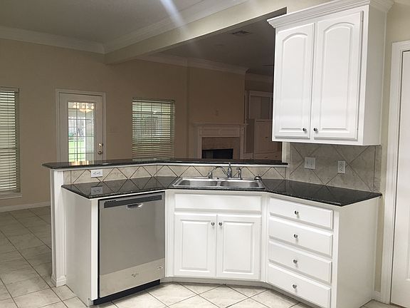 4th image of 520 Telluride Dr