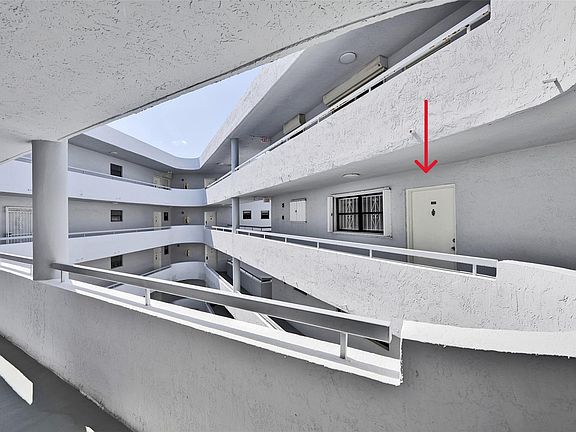 4th image of 7300 Wayne Avenue #413