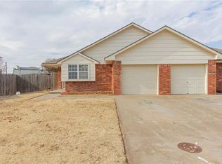 811 Delmar Cir, Moore, OK 73160
