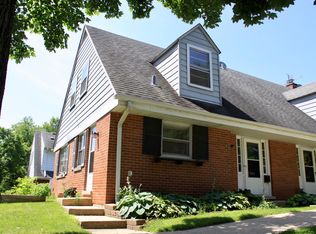 3300 Park Pl, Evanston, IL 60201