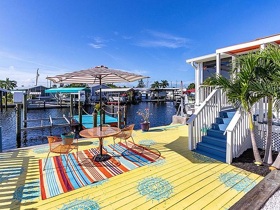 4th image of 3815 Royal Palm Dr