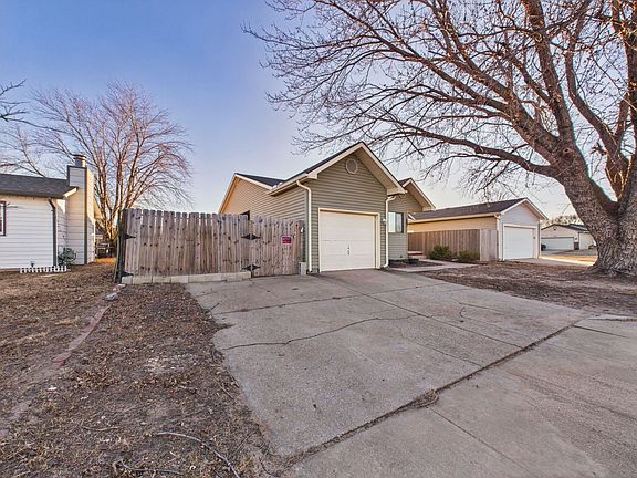 4th image of 907 E Idlewild Dr