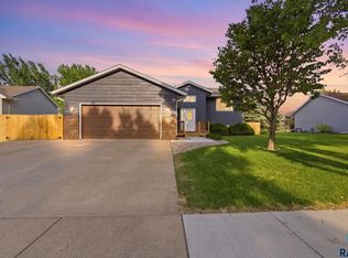 7008 S Mogen Ave, Sioux Falls, SD 57108