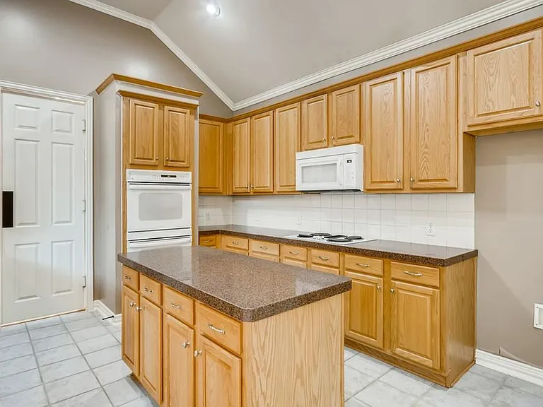 1766 Montura Ln — Photo 13