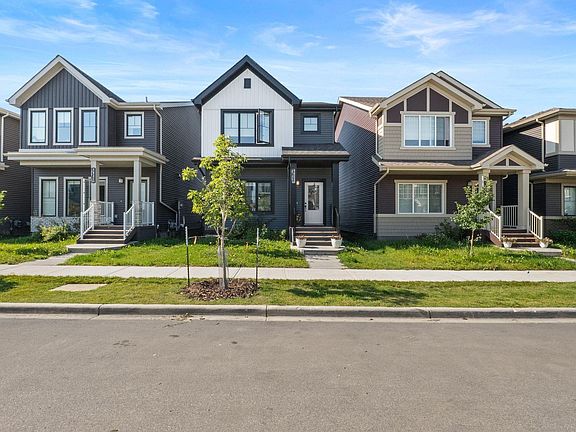 4th image of 4023 Hawthorn Line SW