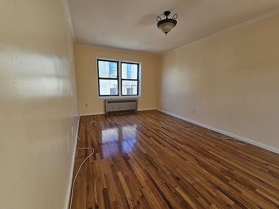 4th image of 100 E 21st St APT 601