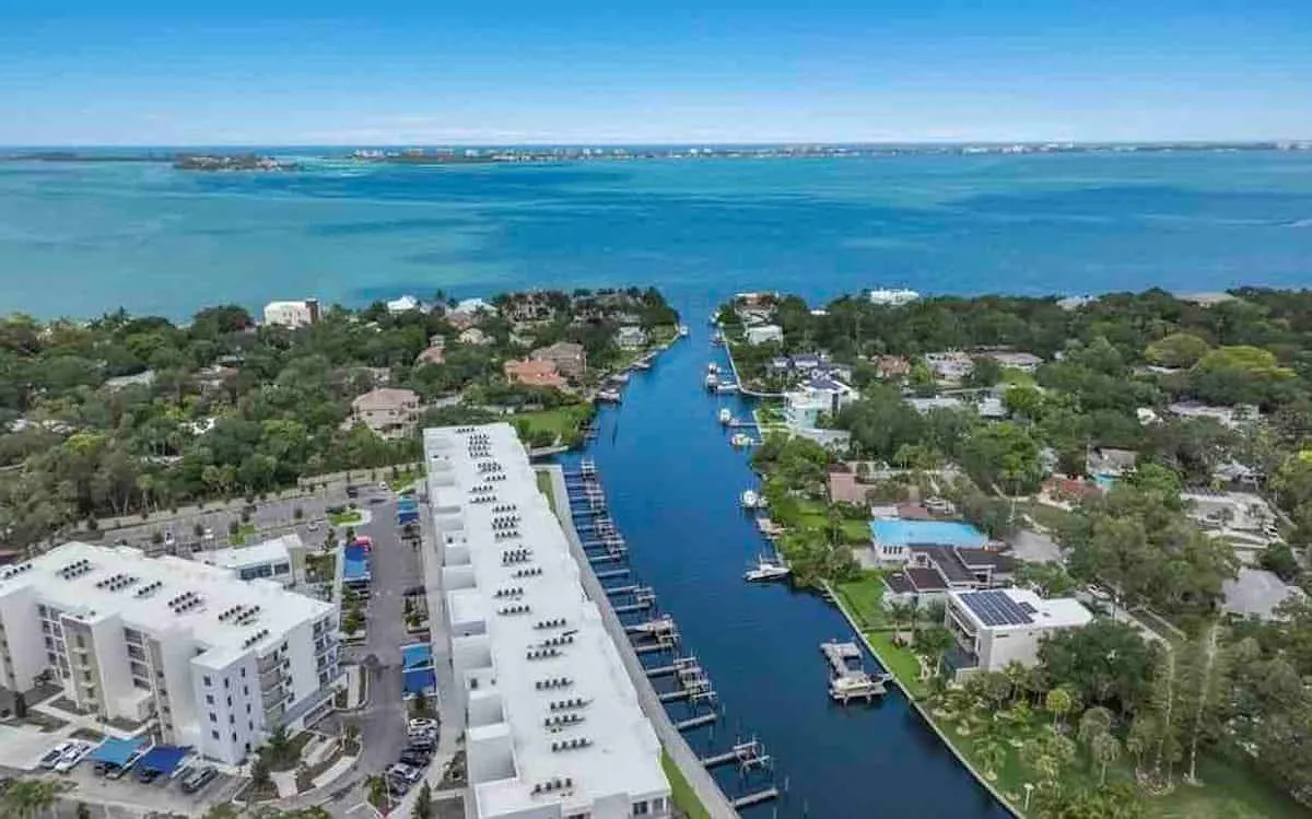 1 bed, 1.5 bath, 980 sqft, $2,490 — Photo 4