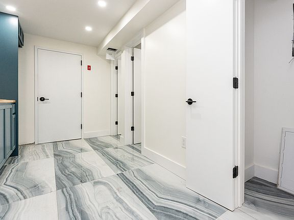 4th image of 380 S 3rd St #B