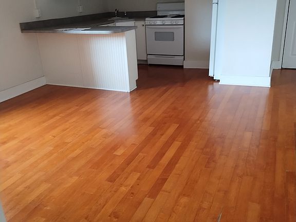 2nd image of 505 Cherry St SE APT 311
