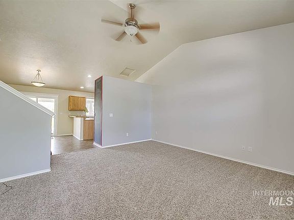3rd image of 401 N Summerwind Dr