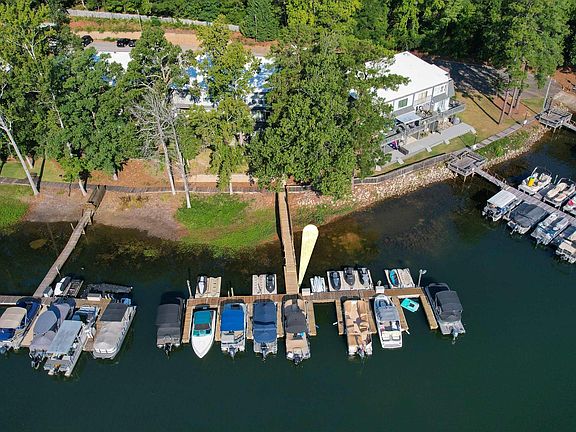 5th image of 301 Harbor Heights Dr APT 21A
