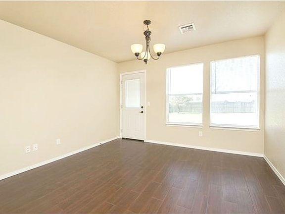 4th image of 136 Rob Ln