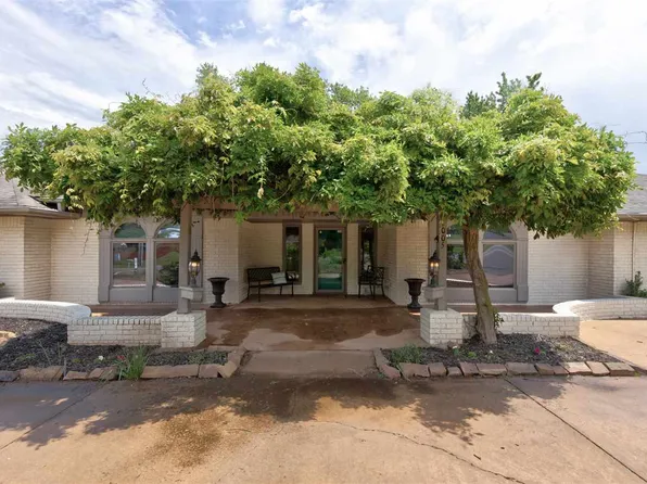 1005 S Country Club Rd, Stillwater, OK 74074