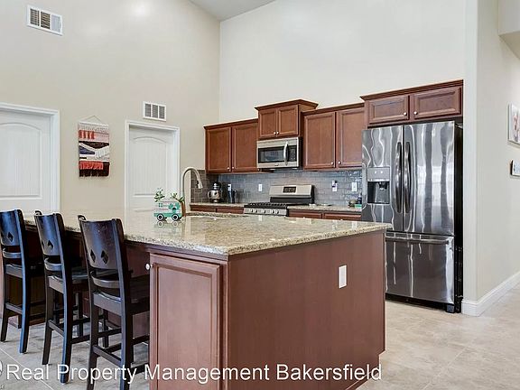 4th image of 9312 Woodbrook Dr