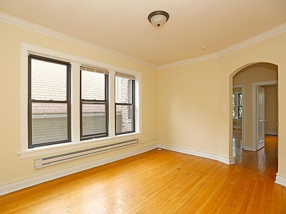 2nd image of 3933 N Janssen Avenue # S1 Fl 1ST