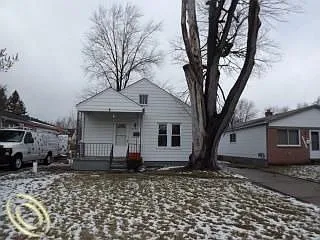 19119 Colorado St photo 1