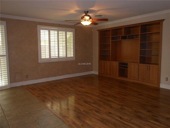 4th image of 9780 Waukegan Ave #0