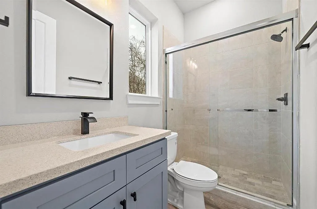 3 bed, 3.5 bath, 2207 sqft, $3,300 — Photo 1