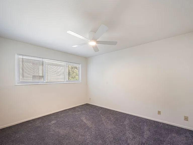 1372 Creekside — Photo 13