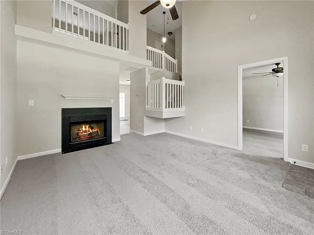 3 bed, 1400 sqft, $1,800 — Photo 2
