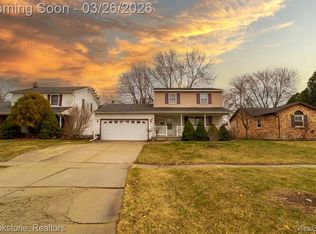 855 Illinois St, Marysville, MI 48040