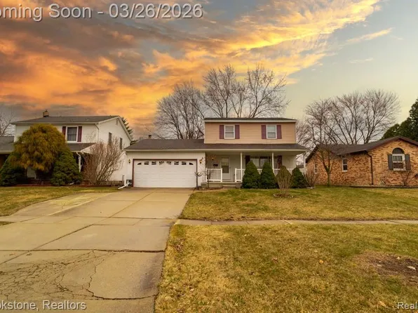 855 Illinois St, Marysville, MI 48040