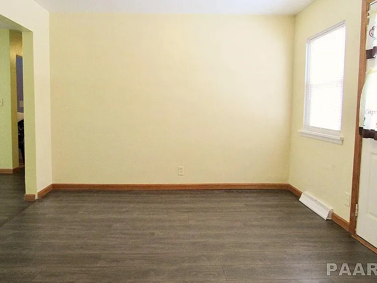 2227 N Ardell Pl — Photo 14