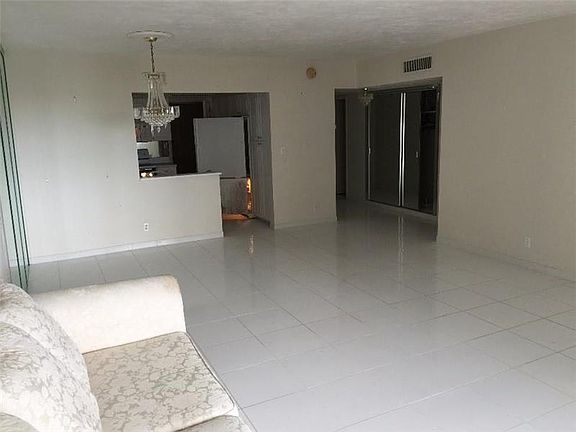 4th image of 3750 Galt Ocean Dr APT 708