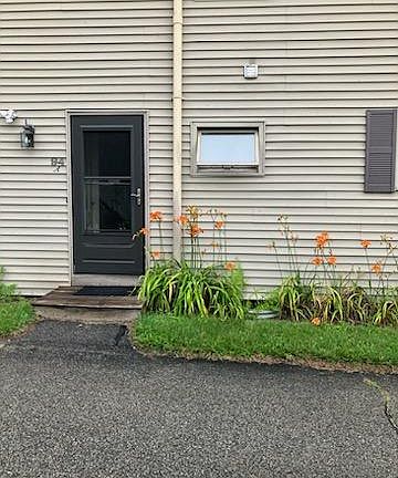 2nd image of 94 Elm St #94A