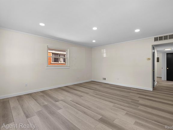 5th image of 5643 Clippert St