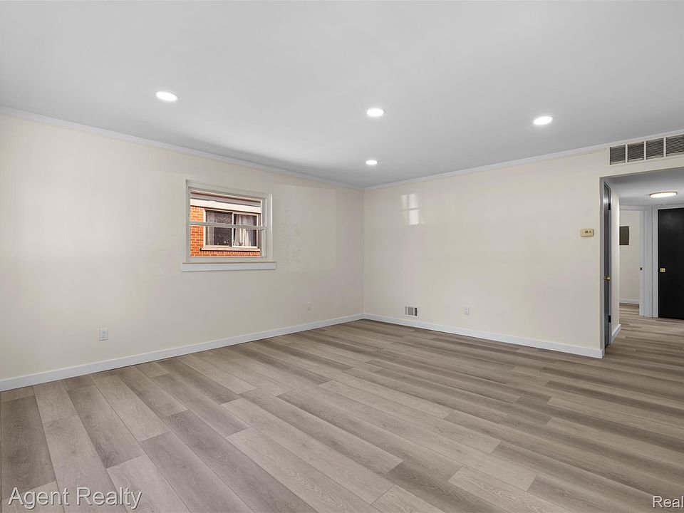 5643 Clippert St, photo 5