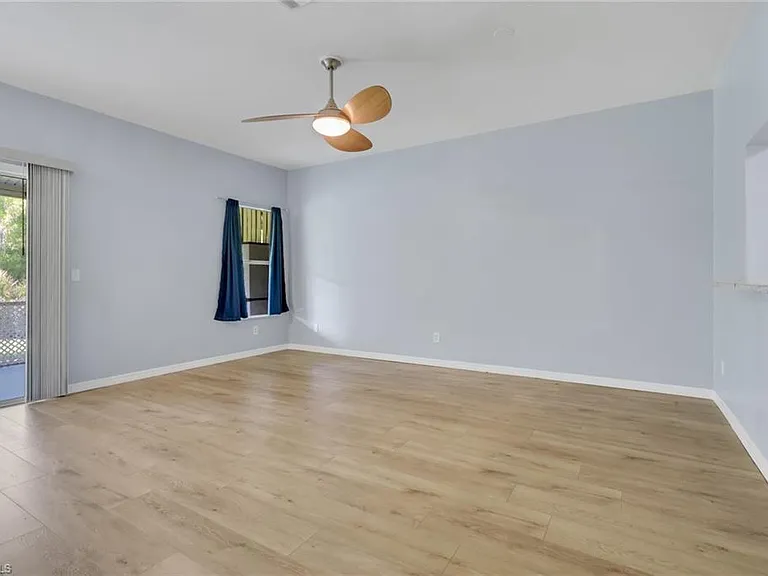 6085 Lake Front Dr — Photo 8