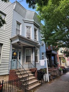 1221 30th Dr, Astoria, NY, 11102