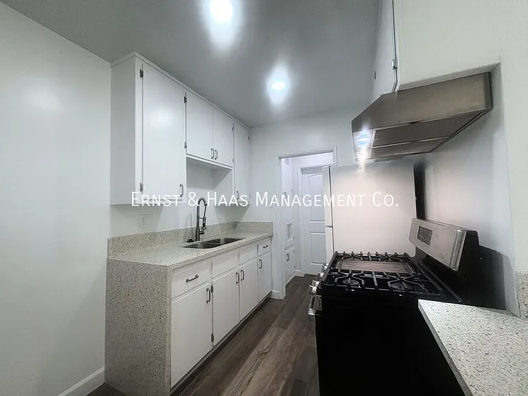 1615 Rose Ave #6 — Photo 7