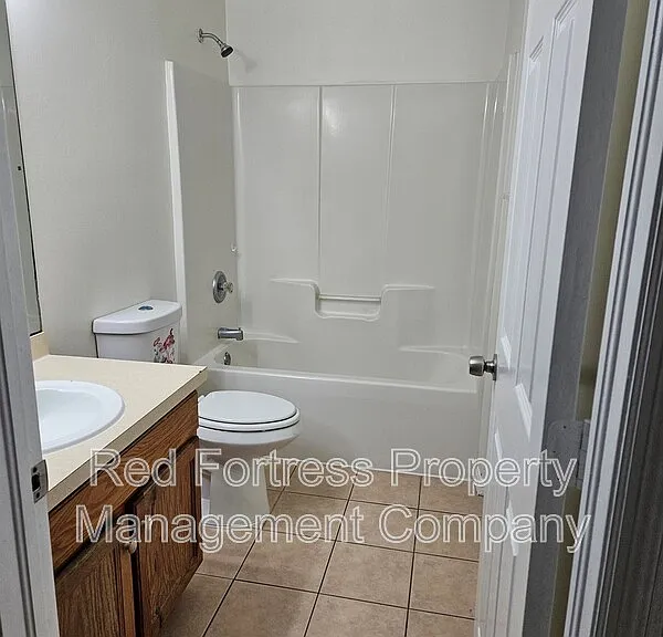 5317 27th St SW — Photo 4