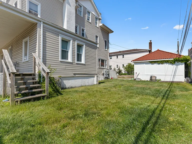 116 Riverside Blvd #1 — Photo 7