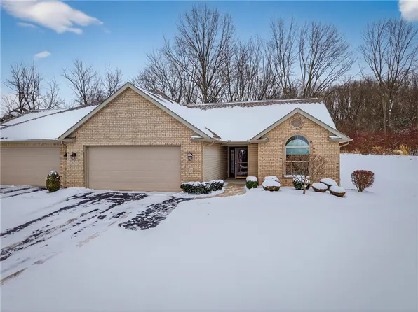 93 Fields Dr, New Castle, PA 16101