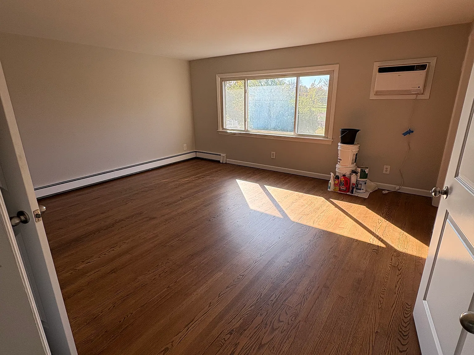 2 bed, $2,350 — Photo 4