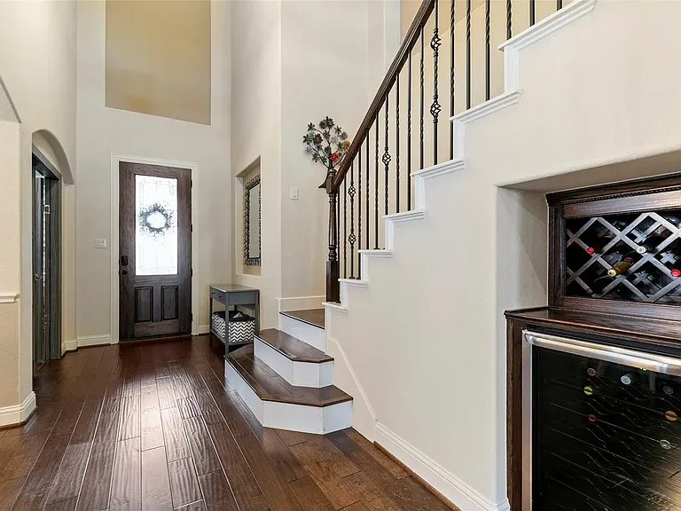 1007 Charleston Ln — Photo 3