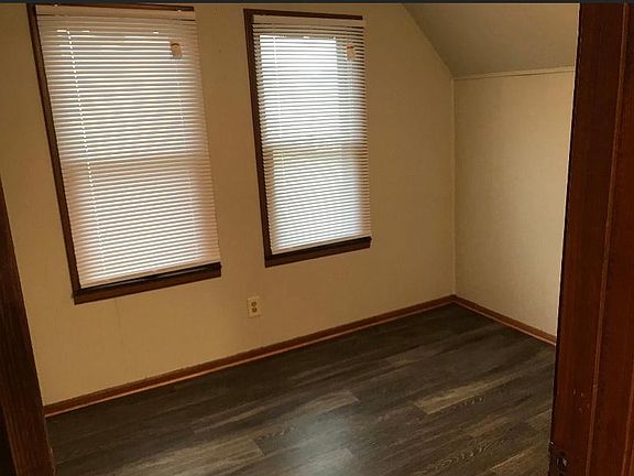 Dining area off kitchen