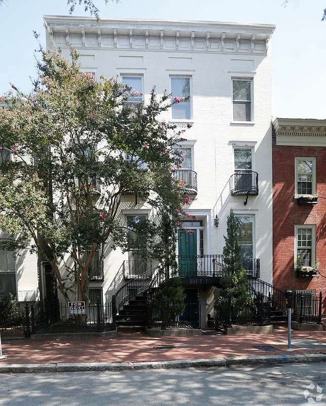 1 bed, 1.0 bath, 796 sqft, $1,350 — Photo 2