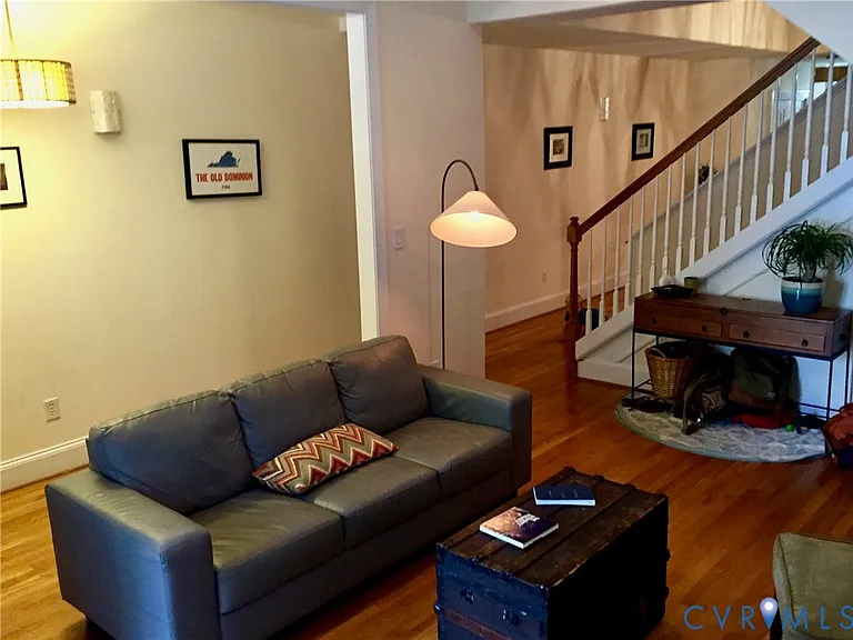 522 N 1st St — Photo 9